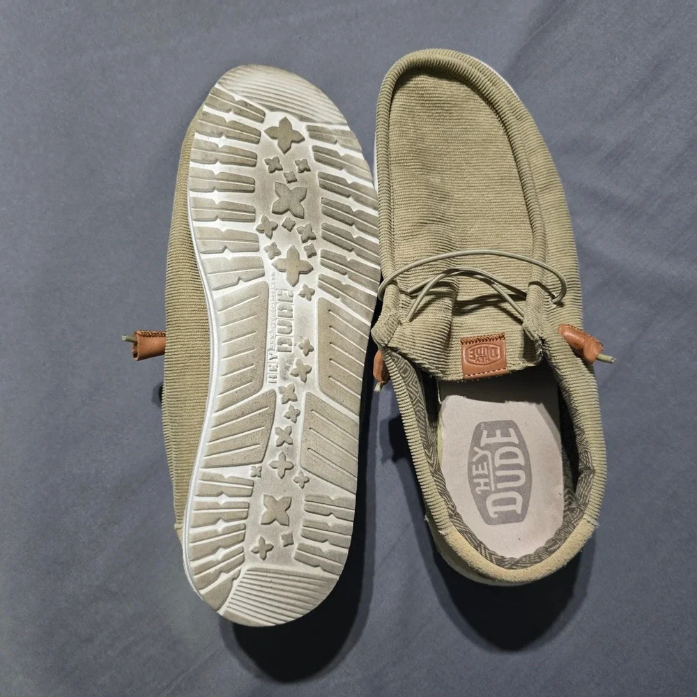 Hey Dude Wally Corduroy Loafers Men Size 12 Tan Slip On Shoes 40163-265
